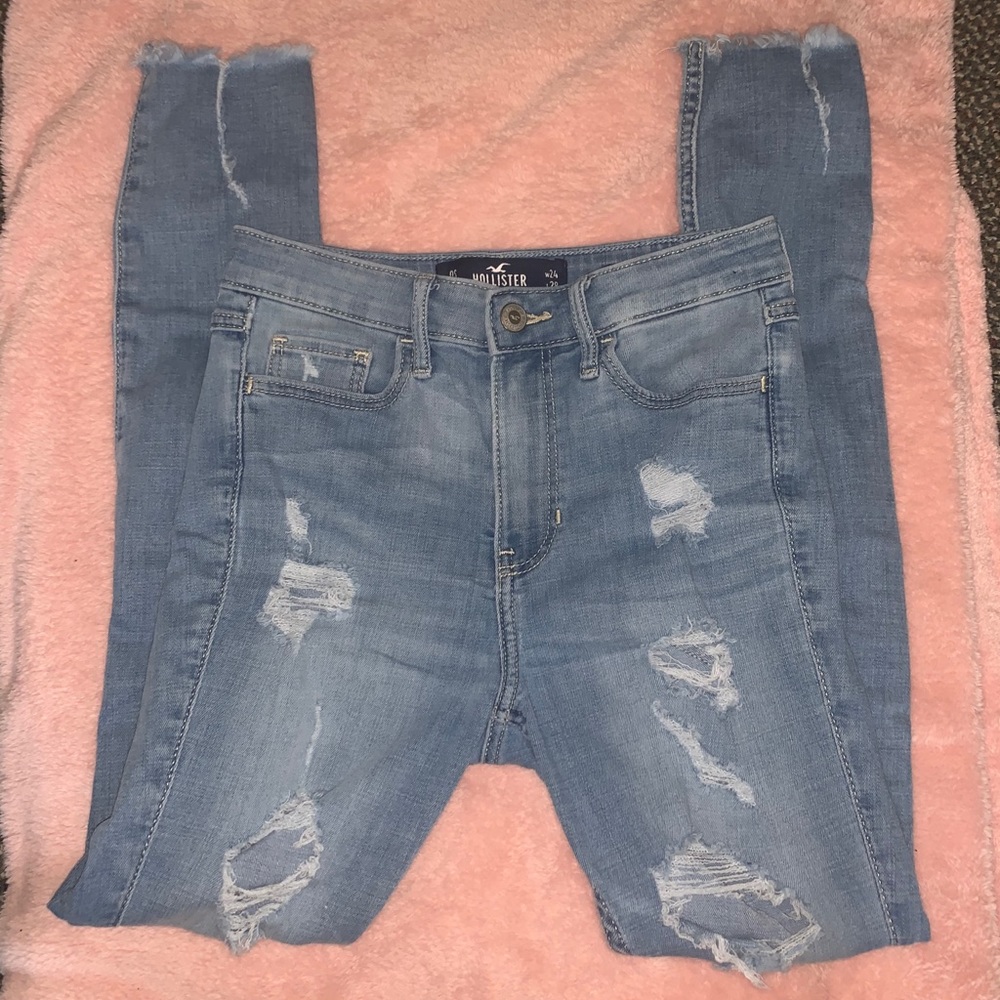 HOLLISTER high rise light wash ripped skinny jeans